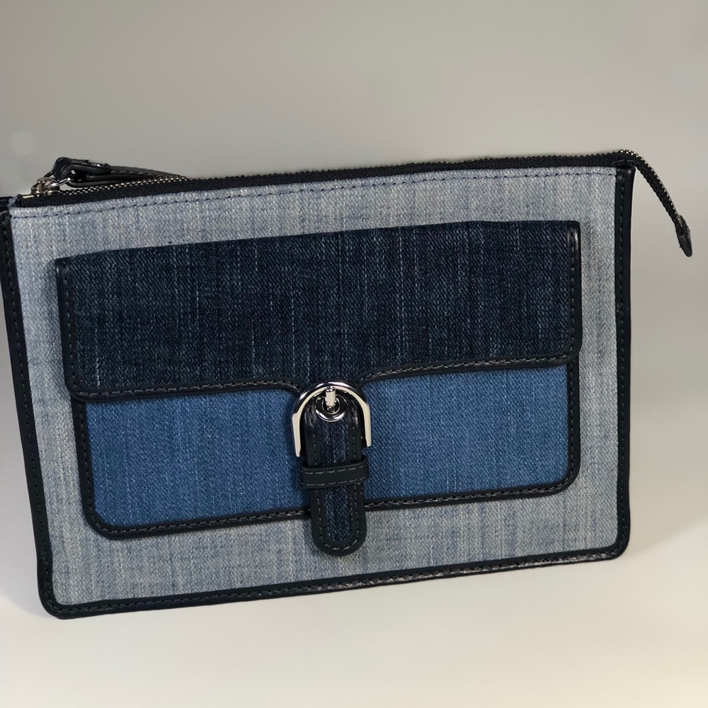 🆕 Michael Kors Cooper Medium Denim Wristlet